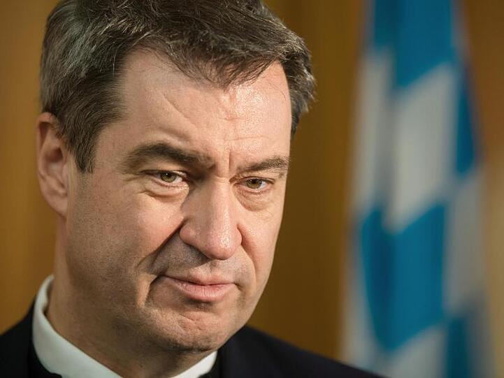 Der Bayerische Ministerpräsident Markus Söder (CSU) spricht mit Medienvertretern. Foto: Nicolas Armer/dpa/Archivbild