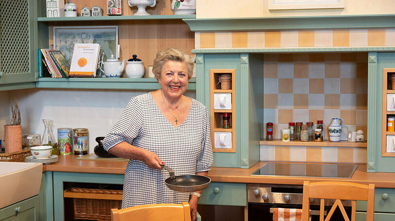 Marie-Luise Marjan in "ihrer" "Lindenstraße"-Küche im Haus der Geschichte in Bonn.