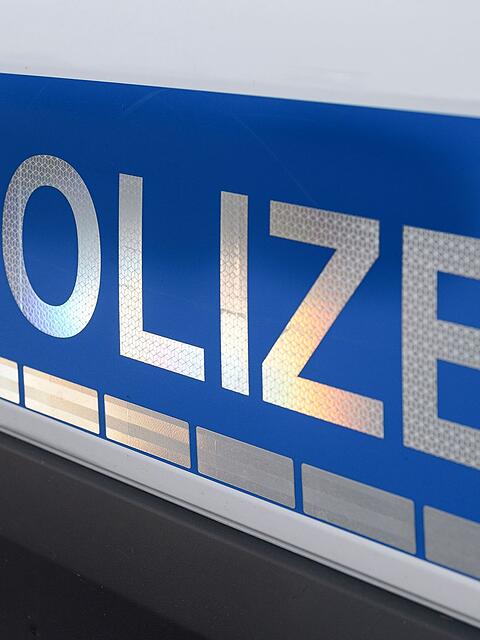 Ermittelt wird, ob die Männer auch für weitere ähnliche Taten verantwortlich sind. (Symbolbild)