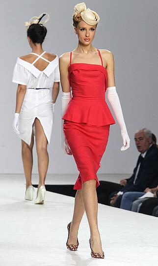 In Moskau findet vom 24. - 28. Oktober die Volvo Fashion Week statt. Schöne Frauen, schrille Outfits und jede Menge Glamour. Die Bilder von der Fahsion Week.