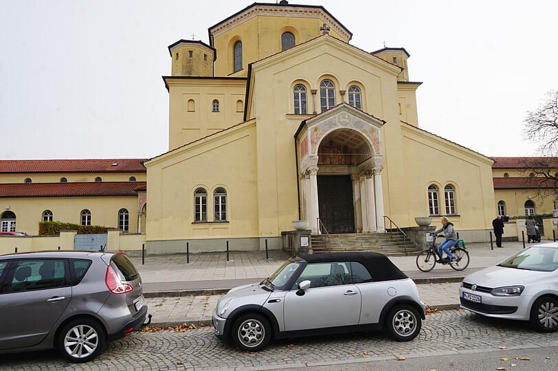 Der gegenwärtige, nach dem Krieg vereinfachte Zustand der Aussegnungshalle am Nordfriedhof.