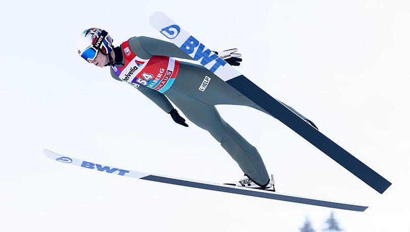 Halvor Egner Granerud hat die Qualifikation für den Auftakt der Vierschanzentournee gewonnen.
