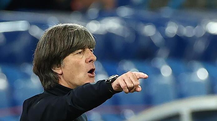 Bundestrainer Joachim Löw muss mit dem DFB-Team in die Ukraine reisen.