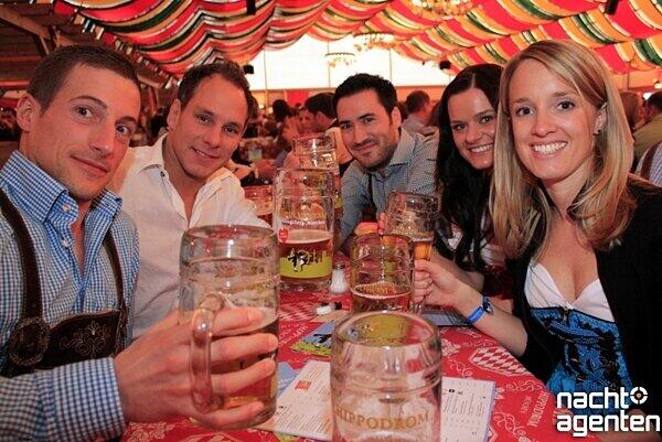 Dirndl, Lederhosen und viel Spaß: Die Party "Tracht und Pracht" am Samstag im Hippodrom auf der Theresienwiese. Mehr Bilder unter: www.nachtagenten.de.