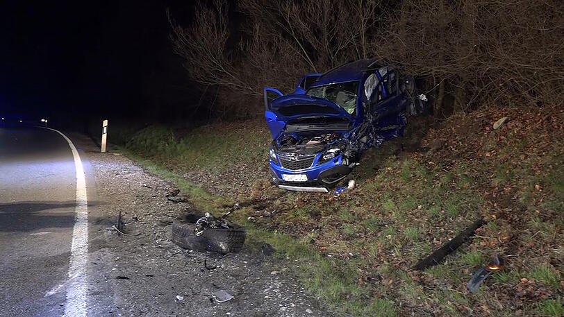 Beim Überholvorgang kollidierte der Porsche noch mit einem Opel...
