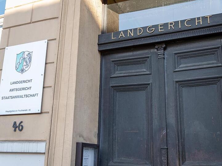 Im Mordprozess gegen eine 15-Jährige hat das Landgericht Detmold ein Urteil gesprochen.