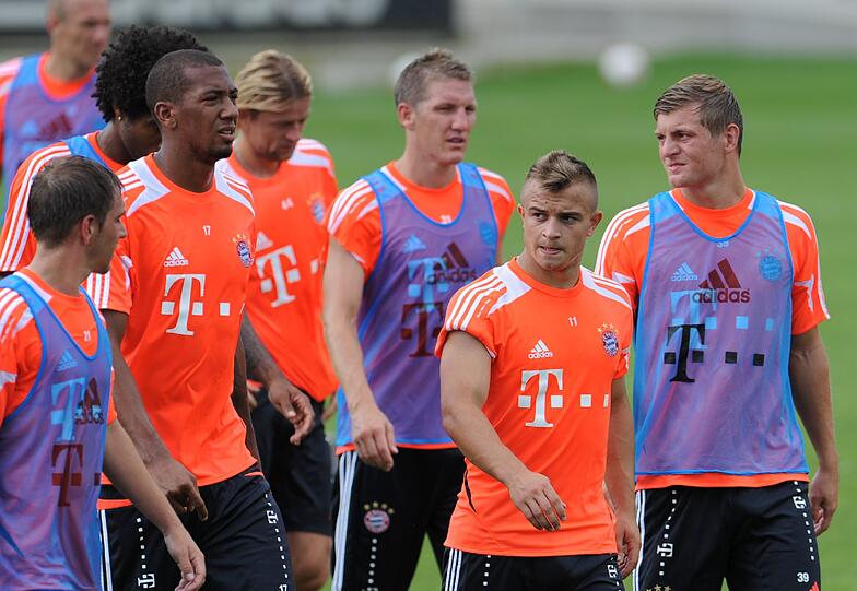 Wann kommt Martinez? Kommt er überhaupt? Die Gerüchte lassen die Bayern-Spieler kalt. Jetzt ist erstmal Training in der Sommer-Hitze angesagt. Die aktuellen Bilder von der Säbener.