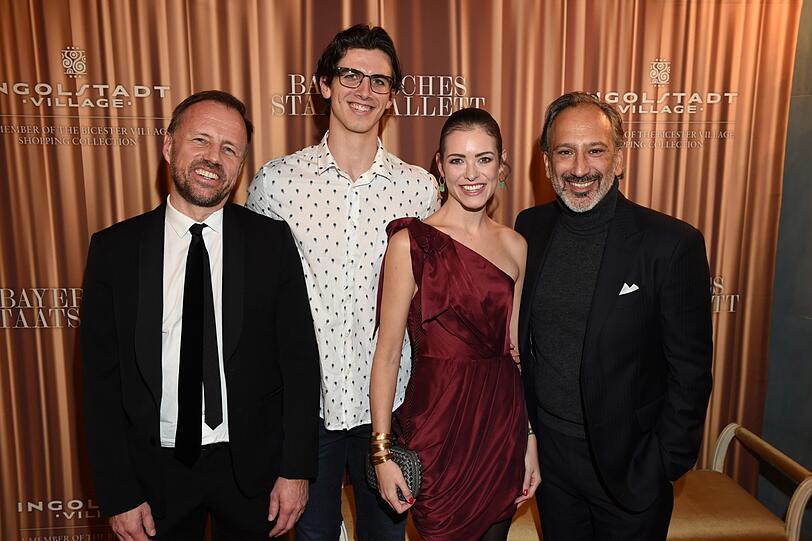 Godo Krämer mit Henry Grey und Kyla Moore mit Sanjiv Singh