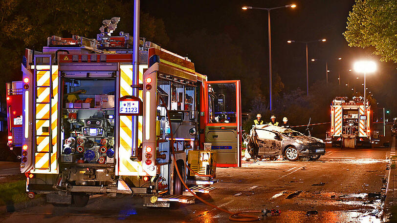 Der Fahrer des Opel ist im Krankenhaus seinen Verletzungen erlegen.