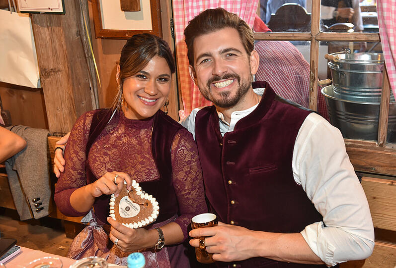 Hier feiern RTL und Sat.1 zusammen: Ehepaar Stephanie Brungs und Chris Wackert