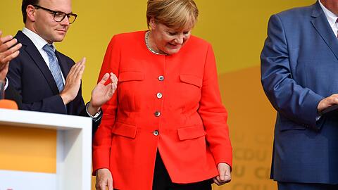 Schon am Dienstag in Heidelberg (Baden-Württemberg) war Angela Merkel bei einer Wahlkampfveranstaltung mit Tomaten beworfen worden.