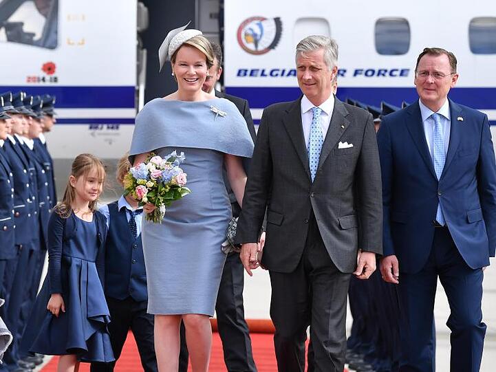 König Philippe und Königin Mathilde sind auf dem Flughafen Erfurt-Weimar gelandet.