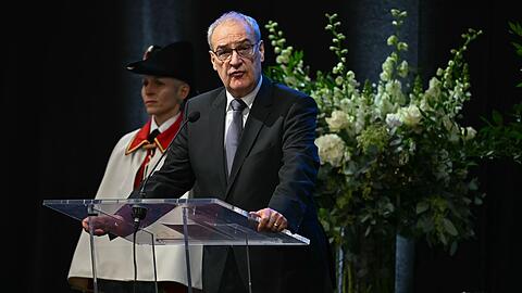 Der Schweizer Bundespr&auml;sident betont, es sei nicht Aufgabe der Politik, in das Justizsystem einzugreifen.