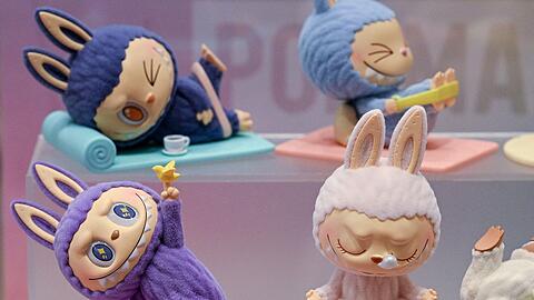 Labubu-Pl&uuml;schfiguren sind bei Sammlern begehrt. Nun ist auch ein Film &uuml;ber das Monster geplant. (Archivbild)