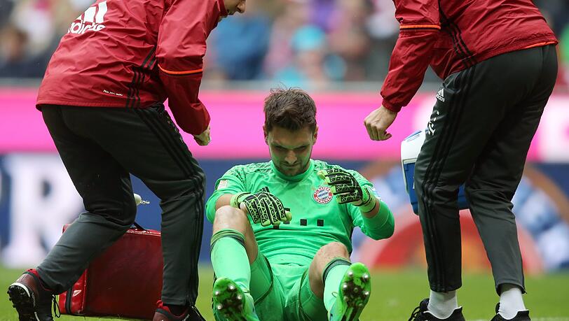 SVEN ULREICH Note 3: Der Neuer-Vertreter war bei Bojans 0:1 aus kurzer Distanz machtlos (3.). Brosinskis Elfmeter zum 1:2 (40.) hätte er beinahe pariert, der Ball rutschte durch. Hielt stark gegen den heranstürmenden Öztunali (15.). An Ulreich lag es wahrlich nicht. SVEN ULREICH Note 3: Der Neuer-Vertreter war bei Bojans 0:1 aus kurzer Distanz machtlos (3.). Brosinskis Elfmeter zum 1:2 (40.) hätte er beinahe pariert, der Ball rutschte durch. Hielt stark gegen den heranstürmenden Öztunali (15.). An Ulreich lag es wahrlich nicht.