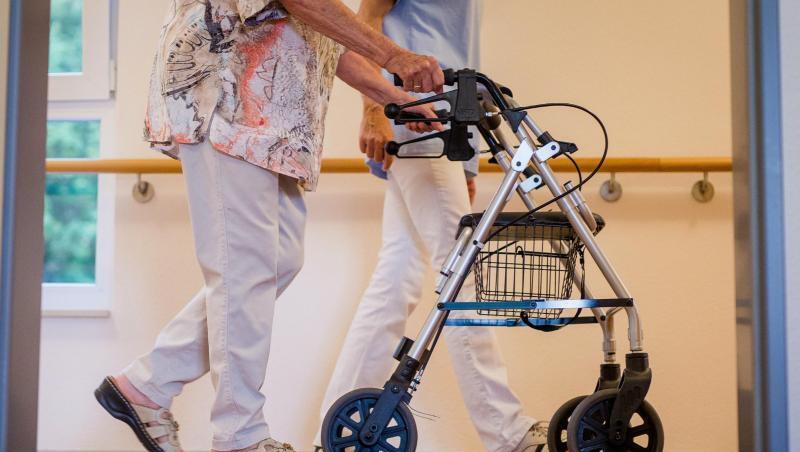 Laut Umfrage gibt es in 60 Prozent aller Pflegeheime unbesetzte Stellen für Fachkräfte. Laut Umfrage gibt es in 60 Prozent aller Pflegeheime unbesetzte Stellen für Fachkräfte.