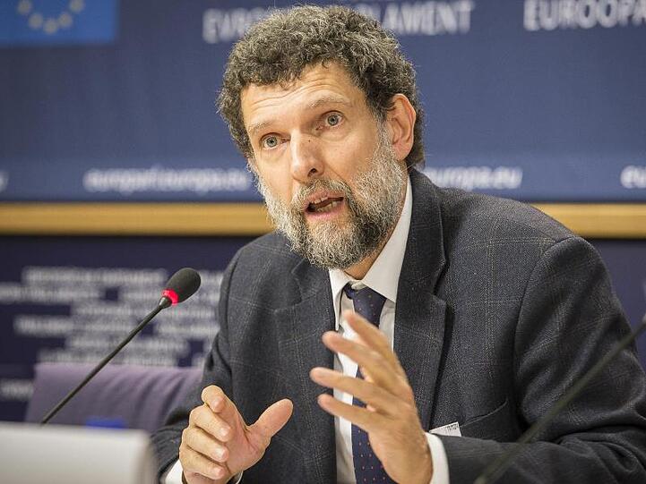 Osman Kavala, Vorsitzender des Kulturinstituts Anadolu Kültür, muss weiter in Haft bleiben.