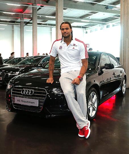 Chevon Troutmann mit seinem neuen Audi.