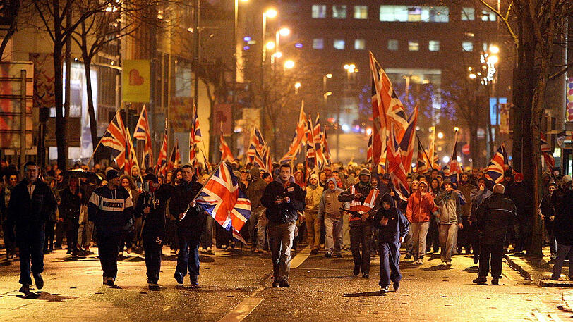 In der nordirischen Hauptstadt Belfast kommt es immer wieder zu Spannungen.