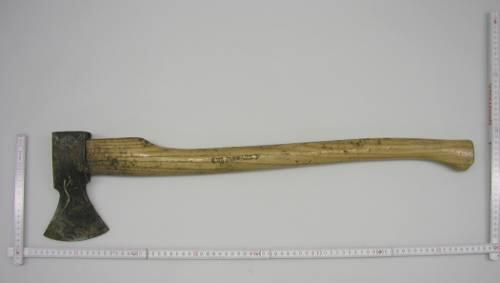 Mit einer Axt hat ein Amokläufer in der
zentralchinesischen Stadt Gongyi vier Menschen getötet und zwei weitere schwer verletzt (Symbolbild). Mit einer Axt hat ein Amokläufer in der
zentralchinesischen Stadt Gongyi vier Menschen getötet und zwei weitere schwer verletzt (Symbolbild).