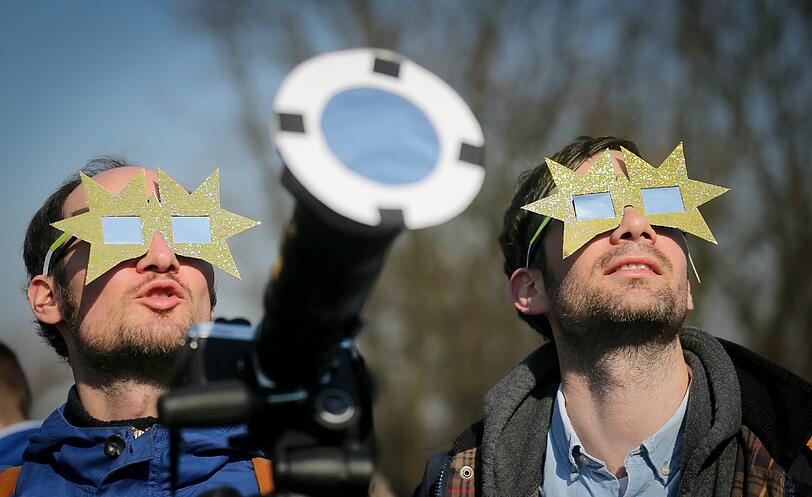 Nein - das sind keine Sternsinger! Viel mehr ist das eine witzige Alternative zur öden Pappbrille.