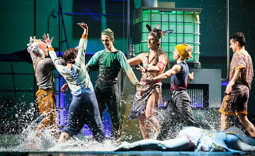 Matteo Carvone (Michael), Sandra Salietti (Wendy), Russell Lepley (Peter Pan), Anna Calvo (Tinkerbell), Javier Ubell (John)