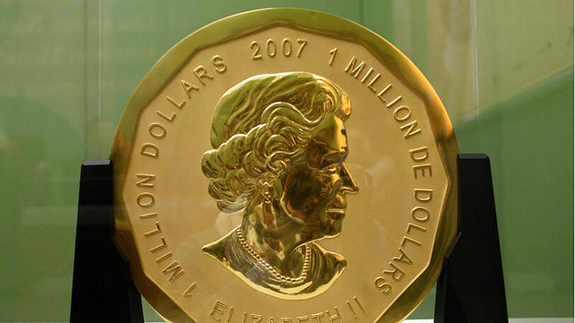 Die gestohlene Münze hat einen Durchmesser von 53 und eine Dicke von 3 Zentimetern und zeigt das Bild von Königin Elizabeth II.