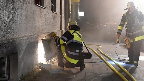 Die Feuerwehr rückte zu dem Einsatz in der Jahnstraße aus.