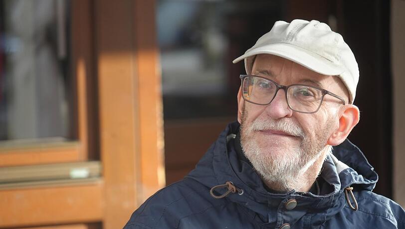 Uli Schäfer hat allein in diesem Jahr mehrere Hundert handschriftliche Briefe an die AZ-Redakteure geschrieben und einzeln verschickt.