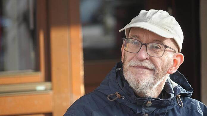 Uli Schäfer hat allein in diesem Jahr mehrere Hundert handschriftliche Briefe an die AZ-Redakteure geschrieben und einzeln verschickt.