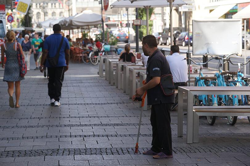 Die Bettler-Banden sind zurück in München.