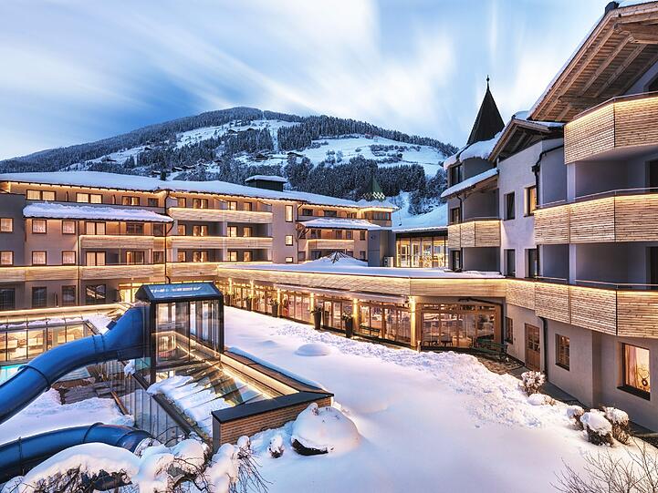 Direkt an der Talstation gelegen verwöhnt die Dolomiten Residenz Sporthotel Sillian anspruchsvolle Wintersportgäste.