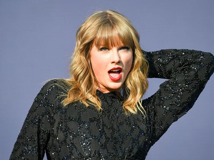 Taylor Swift teilt Neuigkeiten zuallerst mit Ihren Fans.