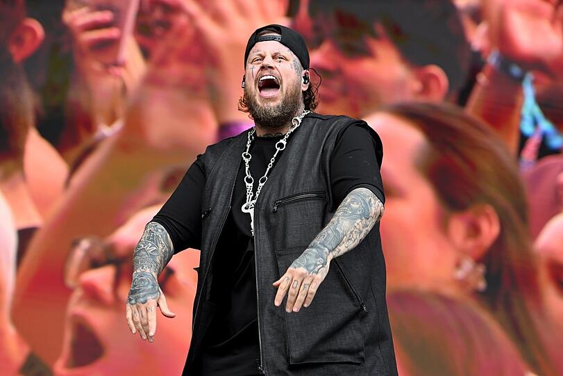 Jelly Roll aus Nashville bot mit seiner Band eine extrem kraftvolle Performance.