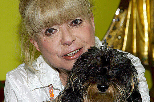Im Glück: Ingrid Steeger mit Hund