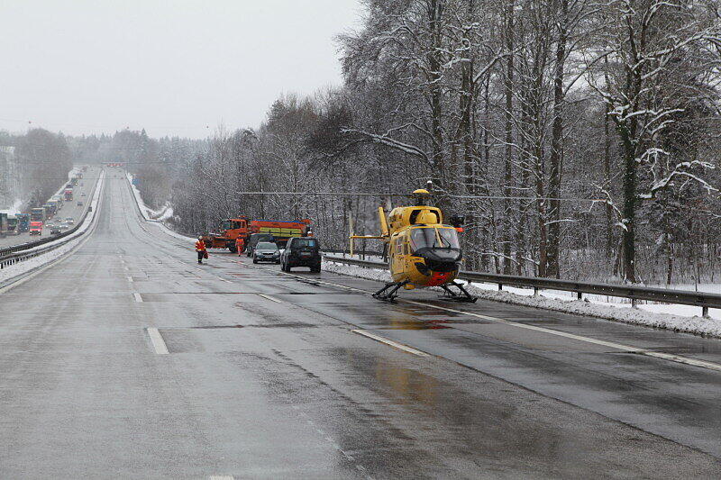 Schwerer Lkw-Unfall auf der A 8 in Richtung Salzburg: Die Bilder