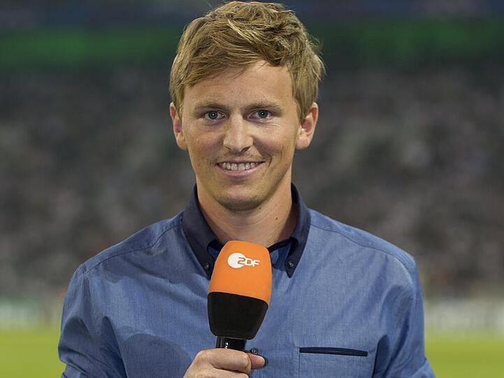 Hier morderiert Jochen Breyer noch den UEFA-Super Cup