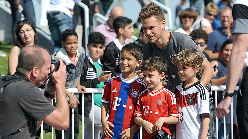 Die Bilder vom fünften Tag im Trainingslager des FC Bayern in Doha.
