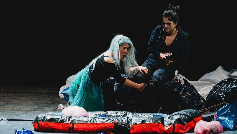 "Rusalka" in der Inszenierung von Florentine Klepper im Erler Festspielhaus. "Rusalka" in der Inszenierung von Florentine Klepper im Erler Festspielhaus.
