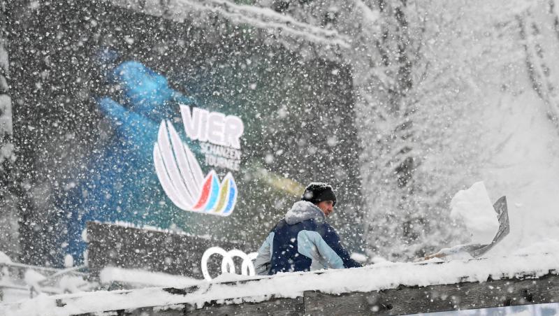 Auf die Skispringer wartet nach der abgesagten Qualifikation ein langer Finaltag. Auf die Skispringer wartet nach der abgesagten Qualifikation ein langer Finaltag.