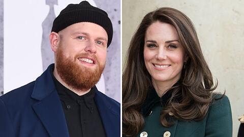 Herzogin Kate begleitete Tom Walker bei einem TV-Weihnachtsgottesdienst 2021 am Klavier.
