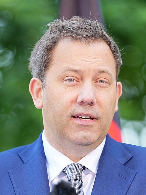 Finanzminister Klingbeil muss in die R&uuml;cklage greifen, um eine Milliarden-L&uuml;cke zu schlie&szlig;en. (Archivbild)