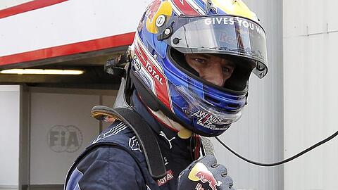 Mark Webber jubelt über die Pole Position.