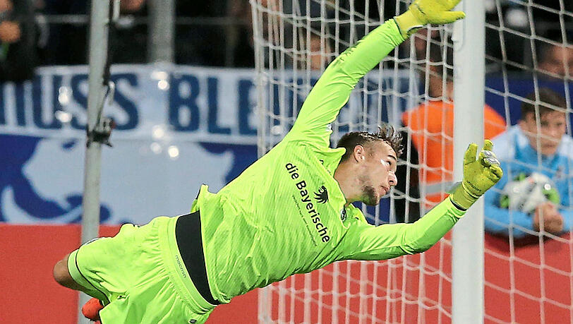 Marco Hiller steht im Spiel gegen den TSV Buchbach im Kasten. Marco Hiller steht im Spiel gegen den TSV Buchbach im Kasten.