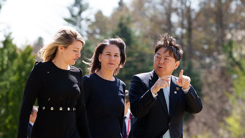 Melanie Joly, Außenministerin von Kanada, Außenministerin Annalena Baerbock (Bündnis 90/Die Grünen) und Yoshimasa Hayashi, Außenminister von Japan (von links) während des G7-Treffens.
