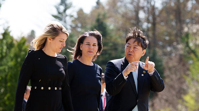Melanie Joly, Außenministerin von Kanada, Außenministerin Annalena Baerbock (Bündnis 90/Die Grünen) und Yoshimasa Hayashi, Außenminister von Japan (von links) während des G7-Treffens.