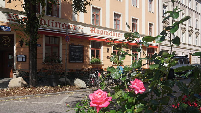 Der Sendlinger Augustiner ist abends gut besucht.