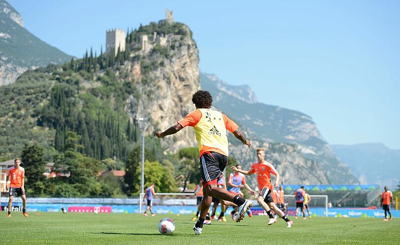 Gute Stimmung am Gardasee: Neue Bilder aus dem Trainingslager des FC Bayern.