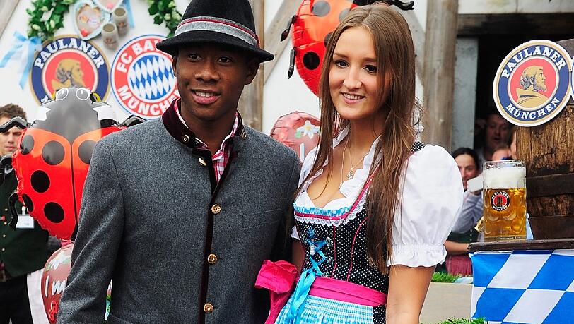 Bereits seit 2010 ist Alaba mit seiner Katja zusammen. Bereits seit 2010 ist Alaba mit seiner Katja zusammen.