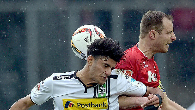 Erzielte den 1:0-Siegtreffer: Gladbachs Mahmoud Dahoud (l.). Erzielte den 1:0-Siegtreffer: Gladbachs Mahmoud Dahoud (l.).